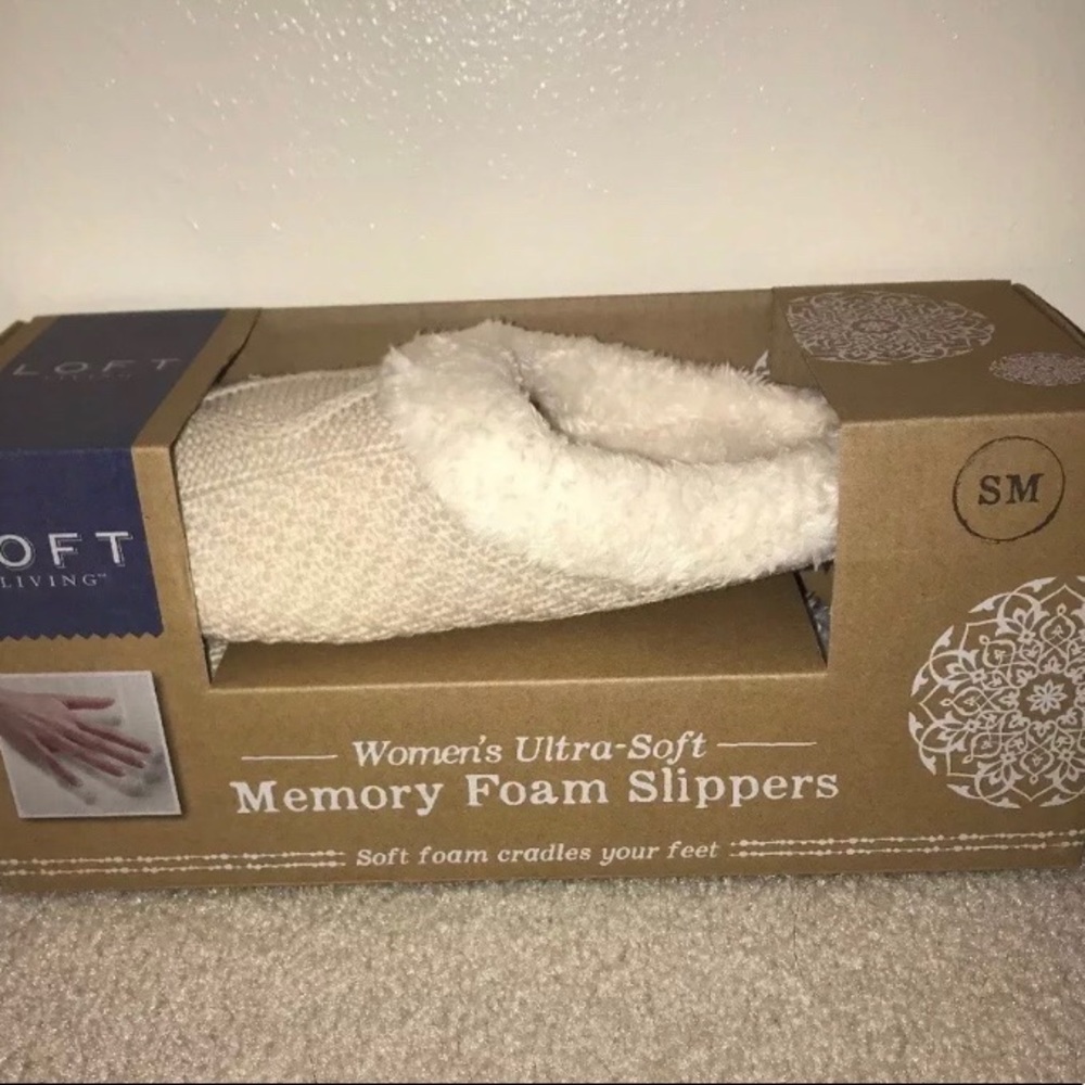 Women’s Memory Foam Slippers Size SM